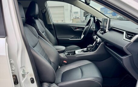 Toyota RAV4, 2020 год, 3 290 000 рублей, 33 фотография