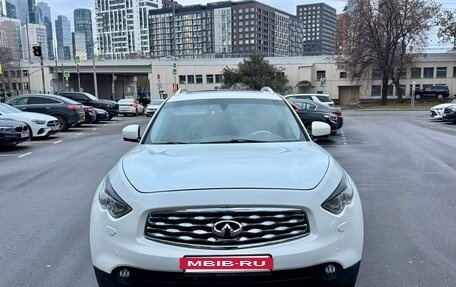 Infiniti FX II, 2011 год, 1 539 000 рублей, 2 фотография