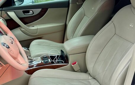 Infiniti FX II, 2011 год, 1 539 000 рублей, 10 фотография