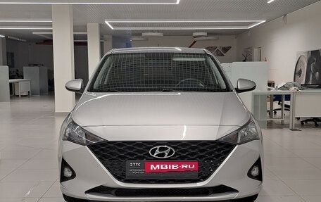 Hyundai Solaris II рестайлинг, 2021 год, 1 652 000 рублей, 2 фотография