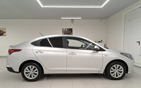 Hyundai Solaris II рестайлинг, 2021 год, 1 652 000 рублей, 5 фотография