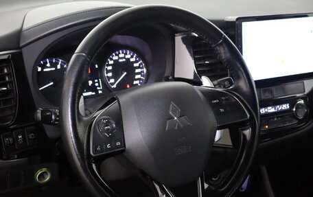 Mitsubishi Outlander III рестайлинг 3, 2015 год, 1 539 000 рублей, 9 фотография