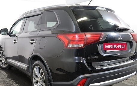 Mitsubishi Outlander III рестайлинг 3, 2015 год, 1 539 000 рублей, 6 фотография