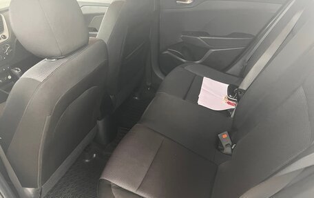 Hyundai Solaris II рестайлинг, 2017 год, 1 230 000 рублей, 3 фотография