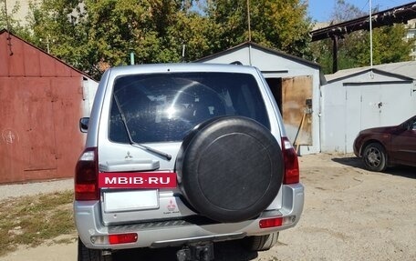 Mitsubishi Pajero III рестайлинг, 2004 год, 930 000 рублей, 3 фотография