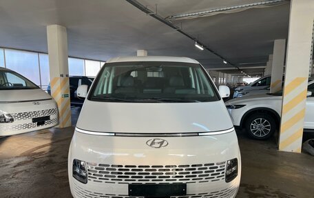 Hyundai Staria, 2023 год, 5 098 000 рублей, 2 фотография