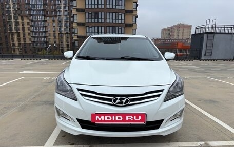 Hyundai Solaris II рестайлинг, 2015 год, 850 000 рублей, 2 фотография