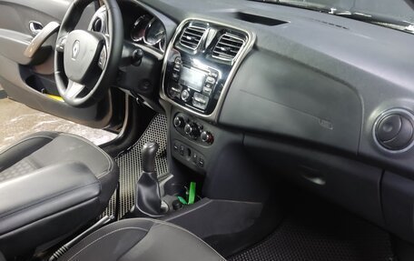 Renault Logan II, 2015 год, 710 000 рублей, 5 фотография