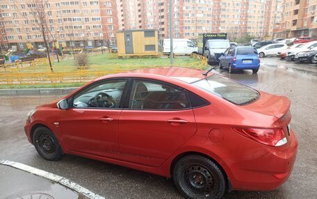 Hyundai Solaris II рестайлинг, 2012 год, 750 000 рублей, 2 фотография