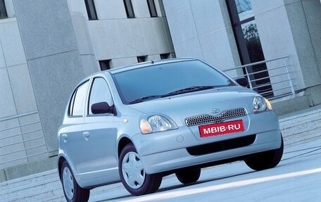 Toyota Yaris I рестайлинг, 2000 год, 370 000 рублей, 1 фотография