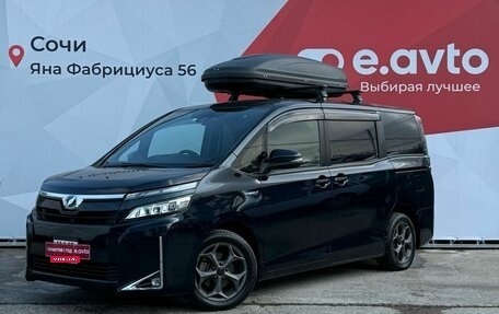 Toyota Voxy III, 2020 год, 2 750 000 рублей, 1 фотография
