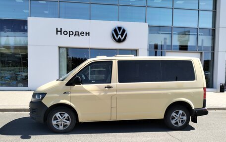 Volkswagen Transporter T6 рестайлинг, 2017 год, 2 350 000 рублей, 1 фотография