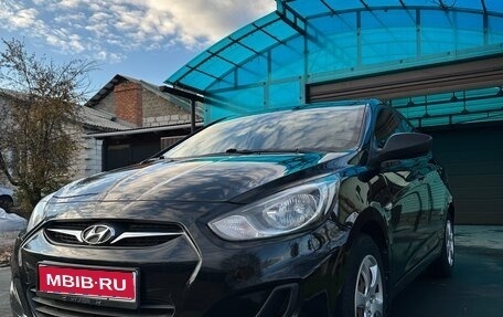 Hyundai Solaris II рестайлинг, 2013 год, 950 000 рублей, 1 фотография