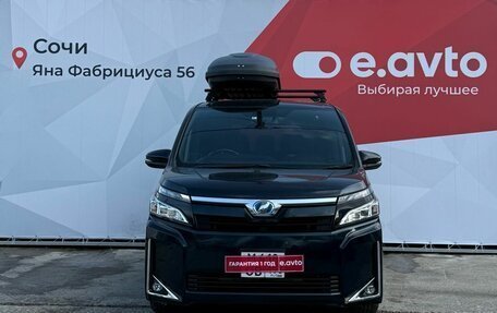 Toyota Voxy III, 2020 год, 2 750 000 рублей, 2 фотография