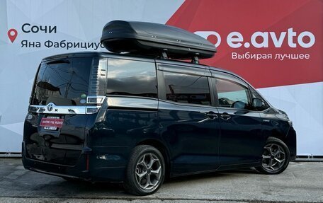 Toyota Voxy III, 2020 год, 2 750 000 рублей, 6 фотография