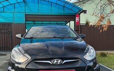 Hyundai Solaris II рестайлинг, 2013 год, 950 000 рублей, 3 фотография