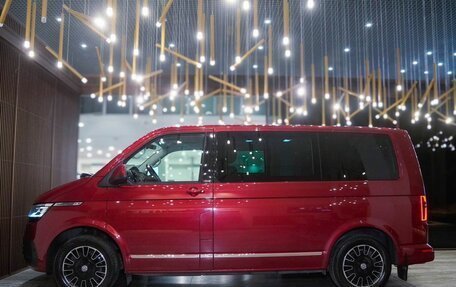 Volkswagen Multivan T6 рестайлинг, 2020 год, 6 550 000 рублей, 3 фотография