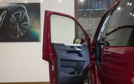 Volkswagen Multivan T6 рестайлинг, 2020 год, 6 550 000 рублей, 12 фотография