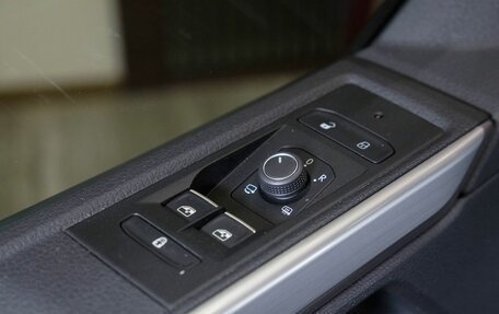 Volkswagen Multivan T6 рестайлинг, 2020 год, 6 550 000 рублей, 19 фотография