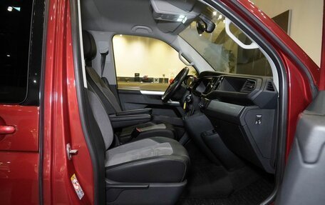 Volkswagen Multivan T6 рестайлинг, 2020 год, 6 550 000 рублей, 25 фотография