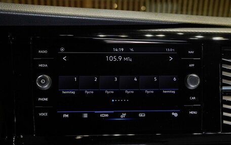 Volkswagen Multivan T6 рестайлинг, 2020 год, 6 550 000 рублей, 28 фотография