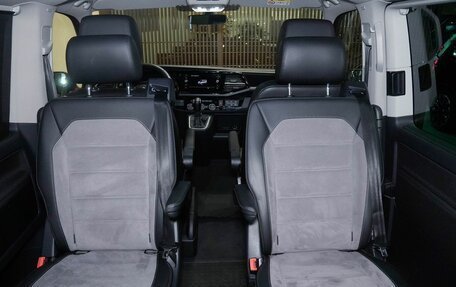 Volkswagen Multivan T6 рестайлинг, 2020 год, 6 550 000 рублей, 36 фотография