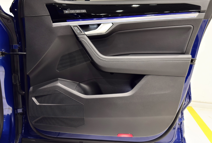 Volkswagen Touareg III, 2022 год, 5 450 000 рублей, 17 фотография