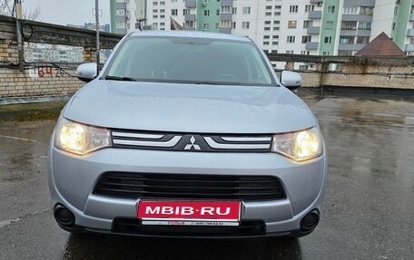 Mitsubishi Outlander III рестайлинг 3, 2013 год, 1 850 000 рублей, 1 фотография