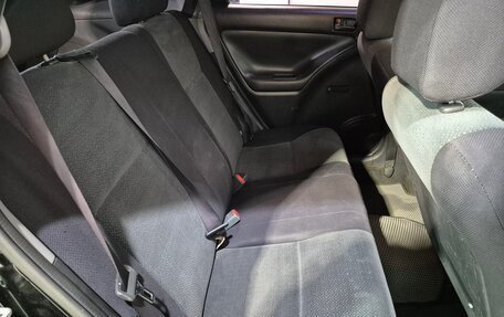 Toyota Matrix, 2004 год, 517 000 рублей, 15 фотография