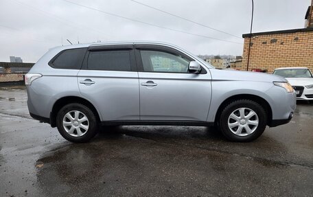 Mitsubishi Outlander III рестайлинг 3, 2013 год, 1 850 000 рублей, 3 фотография
