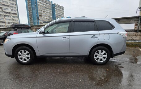 Mitsubishi Outlander III рестайлинг 3, 2013 год, 1 850 000 рублей, 9 фотография