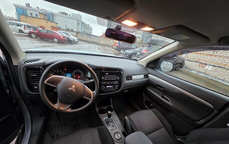 Mitsubishi Outlander III рестайлинг 3, 2013 год, 1 850 000 рублей, 15 фотография