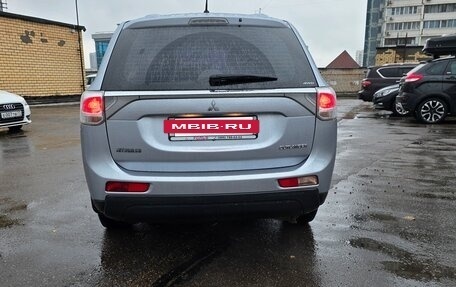 Mitsubishi Outlander III рестайлинг 3, 2013 год, 1 850 000 рублей, 6 фотография