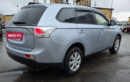 Mitsubishi Outlander III рестайлинг 3, 2013 год, 1 850 000 рублей, 4 фотография