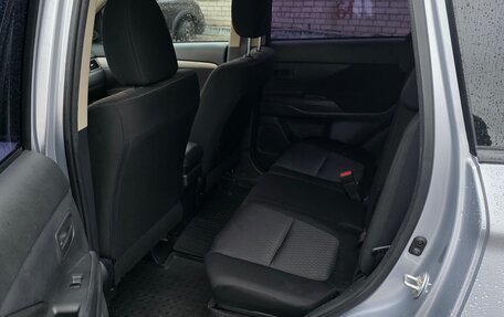 Mitsubishi Outlander III рестайлинг 3, 2013 год, 1 850 000 рублей, 17 фотография