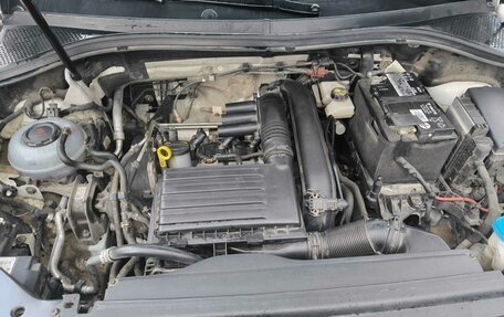 Volkswagen Tiguan II, 2022 год, 2 700 000 рублей, 5 фотография