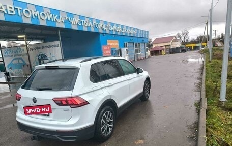 Volkswagen Tiguan II, 2022 год, 2 700 000 рублей, 2 фотография