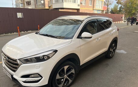Hyundai Tucson III, 2015 год, 2 000 000 рублей, 2 фотография