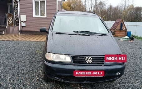 Volkswagen Sharan I рестайлинг, 1997 год, 189 000 рублей, 2 фотография