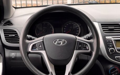 Hyundai Solaris II рестайлинг, 2012 год, 699 000 рублей, 12 фотография