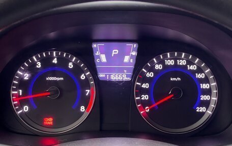 Hyundai Solaris II рестайлинг, 2012 год, 699 000 рублей, 24 фотография