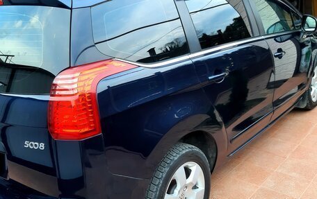 Peugeot 5008 I рестайлинг, 2010 год, 850 000 рублей, 3 фотография