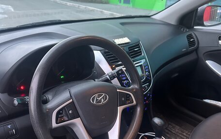 Hyundai Solaris II рестайлинг, 2012 год, 830 000 рублей, 6 фотография