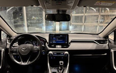 Toyota RAV4, 2020 год, 3 090 000 рублей, 10 фотография