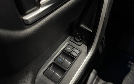 Toyota RAV4, 2020 год, 3 090 000 рублей, 21 фотография