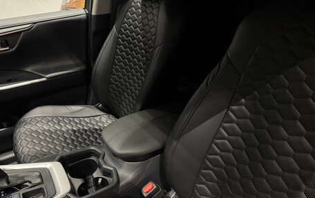 Toyota RAV4, 2020 год, 3 090 000 рублей, 23 фотография