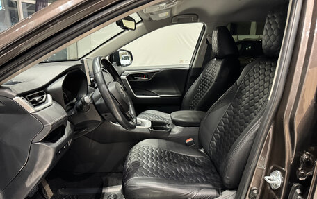 Toyota RAV4, 2020 год, 3 090 000 рублей, 26 фотография