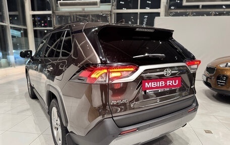 Toyota RAV4, 2020 год, 3 090 000 рублей, 31 фотография