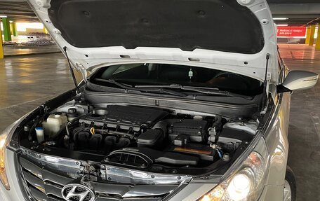 Hyundai Sonata VI, 2011 год, 1 120 000 рублей, 7 фотография