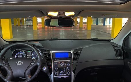 Hyundai Sonata VI, 2011 год, 1 120 000 рублей, 22 фотография